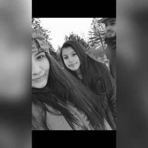 Meet your Posher, Roxana